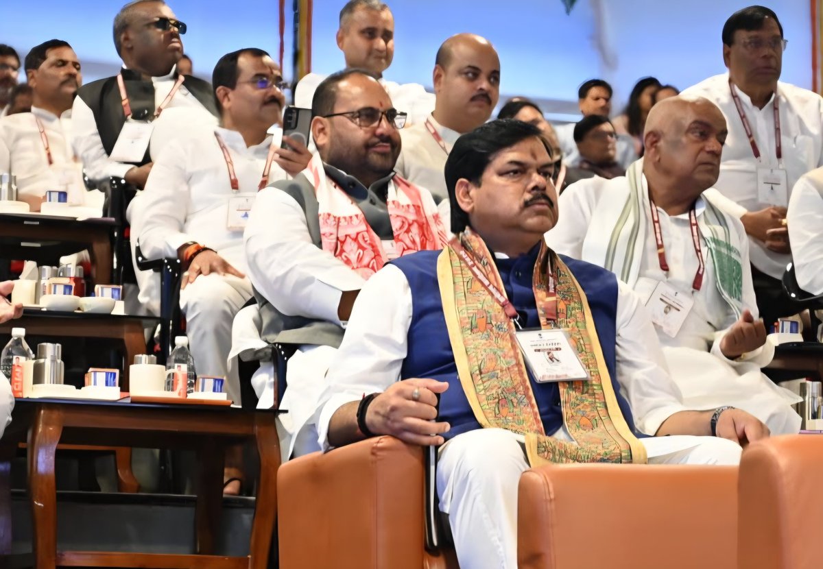 mkrtiwari_bjp's tweet photo. गया जी स्थित बिपार्ड में बिहार विधानसभा के माननीय सदस्यों के प्रबोधन कार्यक्रम में भारत के मा० उपराष्ट्रपति श्री सी. पी. राधाकृष्णन जी,बिहार के महामहिम राज्यपाल सैयद अता हसनैन जी,मा० मुख्यमंत्री श्री सम्राट चौधरी जी, बिहार विधानसभा के अध्यक्ष डॉ प्रेम कुमार जी के साथ सम्मिलित हआ https://t.co/2j9vdmCf8p