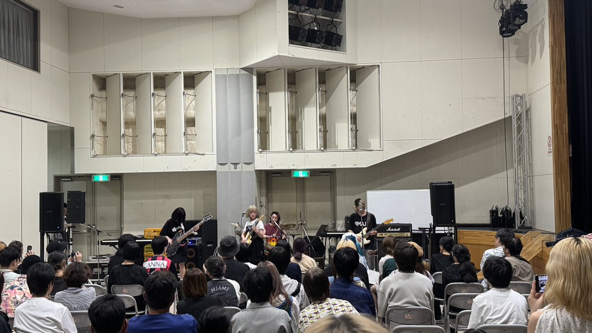 PFNAKURA's tweet photo. 学内のライブイベントの、ゲスト講師バンドでした！選曲がガチ過ぎて、終わったらヘロヘロになりました。
が、夜もライブです！北新地のわかなにて、カトリーヌさんとのデュオです( ´ ▽ ` )ﾉ https://t.co/CsyrsV5Frw