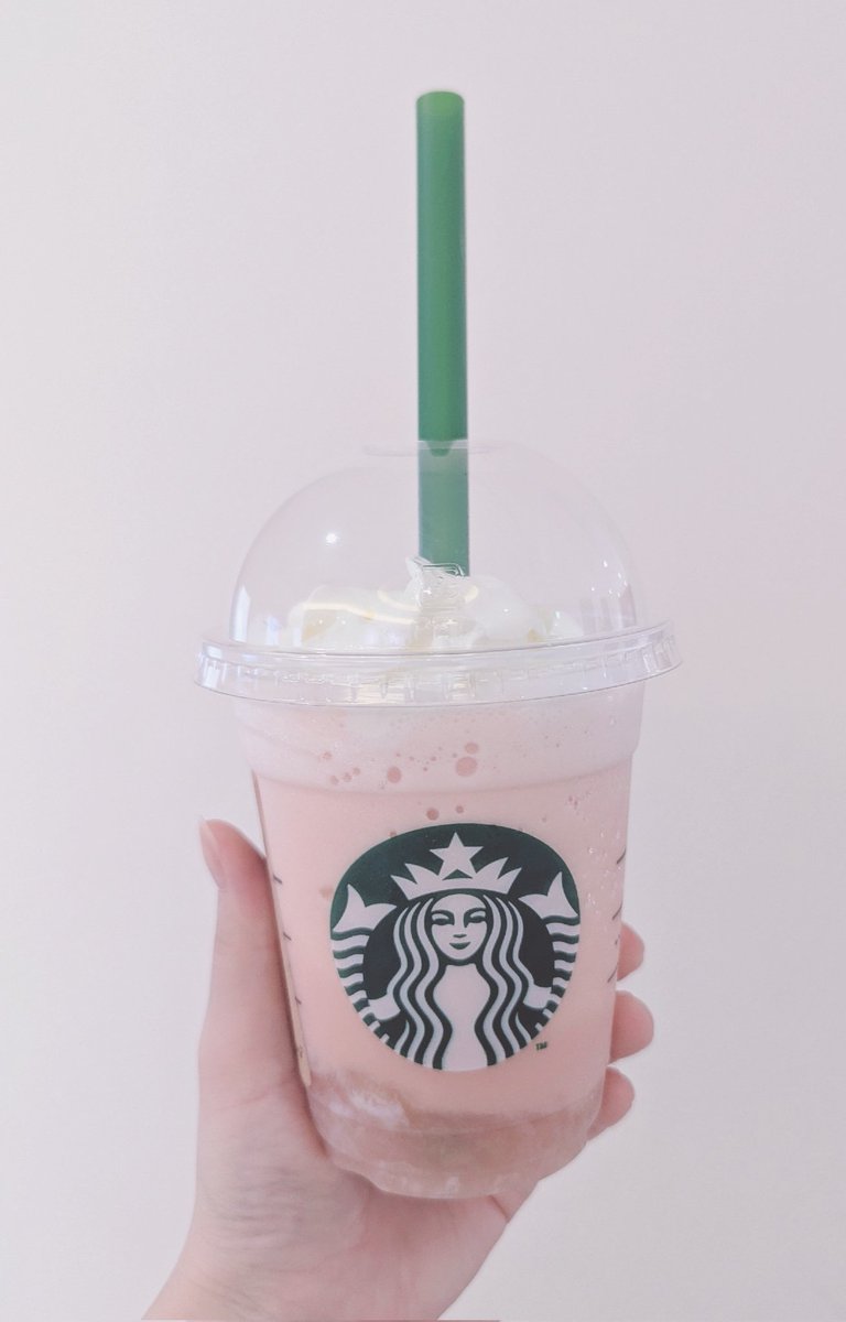 Ray_cos0x0's tweet photo. 今日は桃づくし🍑
気になってたの両方食べて飲んできた😋
スタバのお姉さんが描いてくれた桃、味があってかわいい😂 https://t.co/CVjAlCrWaL