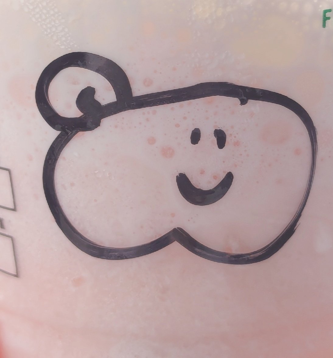 Ray_cos0x0's tweet photo. 今日は桃づくし🍑
気になってたの両方食べて飲んできた😋
スタバのお姉さんが描いてくれた桃、味があってかわいい😂 https://t.co/CVjAlCrWaL