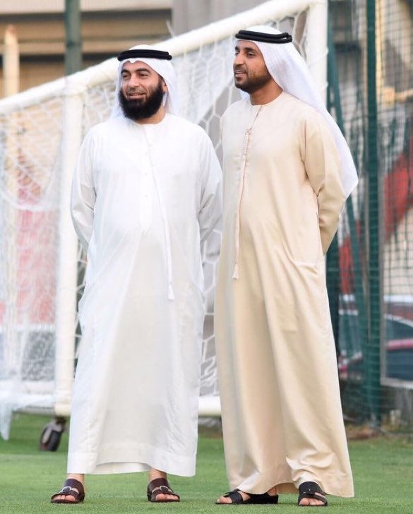 o7ewd's tweet photo. منذ قبل نهاية الموسم، والإدارة تعلم تمامًا ما يحتاجه الفريق. الجميع يعرف أن ملف الأجانب كان ينقصه خانتان، ومع ذلك وصل الفريق إلى المعسكر ولم تُغلق هذه الملفات حتى الآن.

وفي الامس تخرج الأخبار عن التعاقد مع مدافع لا يوازي طموحات الجماهير، ولا يعكس حجم الإخفاق الذي عاشه الفريق في الموسم الماضي.

هل هذه حقًا ردة فعل إدارة خرجت من موسم صفري؟ أين التخطيط؟ أين العمل المسبق؟ وأين الاستفادة من أخطاء الموسم الماضي؟

الجماهير لا تطلب المستحيل، بل تطلب إدارة تتحرك برؤية واضحة، لا بعشوائية وتأجيل حتى آخر لحظة ثم اللجوء إلى حلول لا هدف لها إلا لإسكات الجماهير .