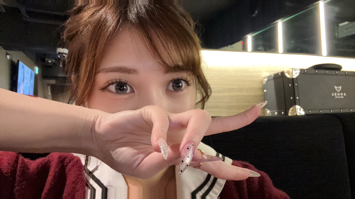 itorinrin2626's tweet photo. おはよん💟
土曜日って意外とすいてるのよ
たくさんお話しできます♪♪

最近スタバのフードメニューにハマってます^_^
おいしいの！！！！！
紹介させて🦖💎

#ハイスクールナナプラザ
#新宿 #歌舞伎町
#キャバクラ #制服 #推し
#キャバ嬢　#アイドル #コンカフェ https://t.co/DNkZvrejy7