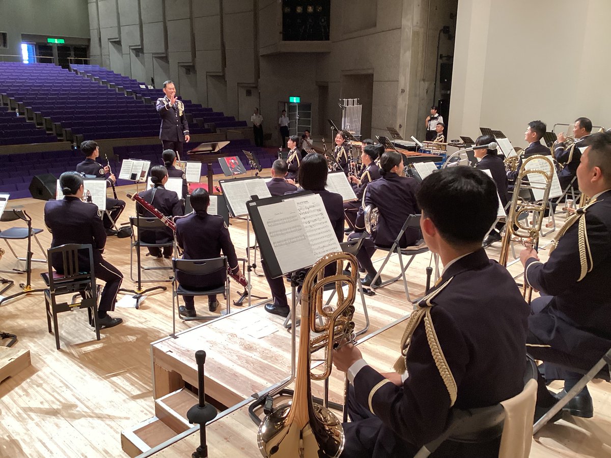 Jgsdf_nea_9d's tweet photo. 【第9音楽隊　巡回演奏会】
7月12日、十和田市民文化センターにて、【第９音楽隊巡回演奏会】を開催します。
自衛隊ならではの迫力のある演奏をお楽しみください。開場13:00、開演14:00になります。お車で来られる際は十和田市民文化センター（有料）または、近傍の有料駐車場をご利用ください。皆さまのご来場お待ちしております！