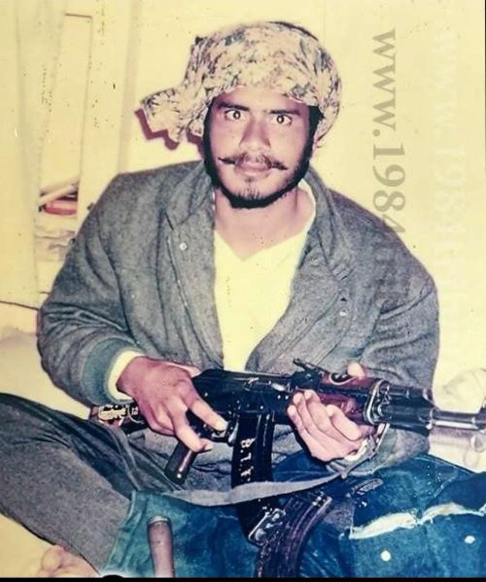 RavneetBittu's tweet photo. ਹਜ਼ਾਰਾਂ ਦਰਦਨਾਕ ਕਿੱਸਿਆਂ ਵਿੱਚੋ ਇੱਕ ਕਿੱਸਾ: ਗੁਰਦਾਸਪੁਰ ਜ਼ਿਲ੍ਹੇ ਦੇ ਪਿੰਡ ਬਹਾਦਰਪੁਰ ਦੀ ਵਸਨੀਕ 17 ਸਾਲਾ ਸਰਬਜੀਤ ਕੌਰ ਨੂੰ 10 ਫਰਵਰੀ, 1991 ਨੂੰ ਖਾਲਿਸਤਾਨ ਕਮਾਂਡੋ ਫੋਰਸ (ਕੇਸੀਐਫ) ਦੇ ਮੈਂਬਰ ਸ਼ਮਸ਼ੇਰ ਸ਼ੇਰਾ ਅਤੇ ਉਸਦੇ ਸਾਥੀਆਂ ਨੇ ਅਗਵਾ ਕਰ ਲਿਆ ਸੀ। ਰਿਪੋਰਟਾਂ ਵਿੱਚ ਦੱਸਿਆ ਗਿਆ ਹੈ ਕਿ ਉਸਦੇ ਮਾਪਿਆਂ ਨੂੰ ਮਾਰ ਦਿੱਤਾ ਗਿਆ ਸੀ ਅਤੇ ਉਸਨੂੰ ਚੁੱਕ ਕੇ ਲੈ ਗਏ ਸਨ।ਉਸਨੂੰ ਕਈ ਦਿਨਾਂ ਤੱਕ ਬੰਦੀ ਬਣਾ ਕੇ ਰੱਖਿਆ ਗਿਆ ਸੀ ਅਤੇ ਵਾਰ-ਵਾਰ ਬਲਾਤਕਾਰ ਕੀਤਾ ਗਿਆ ਸੀ। ਇਕ ਰੇਡ ਦੌਰਾਨ ਸ਼ੇਰਾ ਪੁਲਸ ਵਲੋਂ ਫੜ੍ਹਿਆ ਗਿਆ ਤਾਂ ਇਹ ਗੱਲ ਦਾ ਖੁਲਾਸਾ ਹੋਇਆ। ਇਹ ਹਨ ਖਾਲਿਸਤਾਨ ਦੇ ਸ਼ਹੀਦ।

One of thousands of painful stories: 17-year-old Sarabjit Kaur, a resident of village Bahadarpur in Gurdaspur district, was abducted on February 10, 1991, by Shamsher Shera, a member of the Khalistan Commando Force (KCF), and his associates. Reports say that her parents were killed and she was kidnapped. She was held captive for several days and repeatedly raped. This came to light when Shera was caught by the police during a raid. These are the shaheeds of Khalistan.