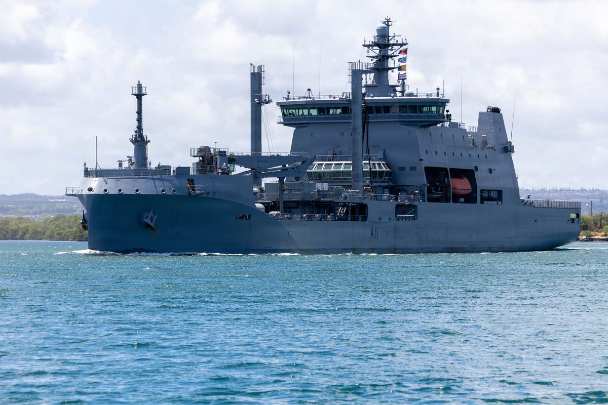 Roberto_yeager's tweet photo. #RIMPAC (ediciรณn exรณticos)
Desde ๐ต๐ญ la FFG-06 Miguel Malvar
De ๐ต๐ช el AMP156 BAP Pisco (con un #SeaKing ex-#Armada)
Y de ๐ณ๐ฟ el HMNZS Aotearoa A11
(#USArmy photo by Amber Edwards/#USNavy Mark Bergado) https://t.co/BSLcA6PCGX