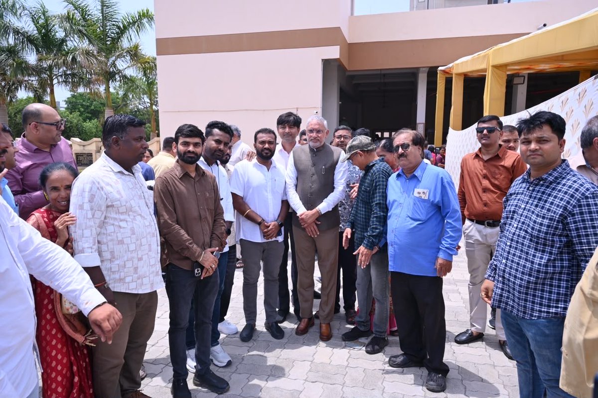 kevalgadhavi's tweet photo. Shree Jagdish Vishwakarmaji @iJagdishBJP Jamnagar gujaraati visite #bjp #modi https://t.co/qq0KaKB1f6