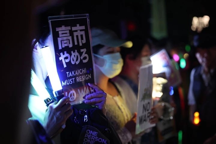 HeWei28890's tweet photo. 大量日本民众集会，抗议高市政府“一步步把日本推向战争” https://t.co/QZZl8Zxe4i