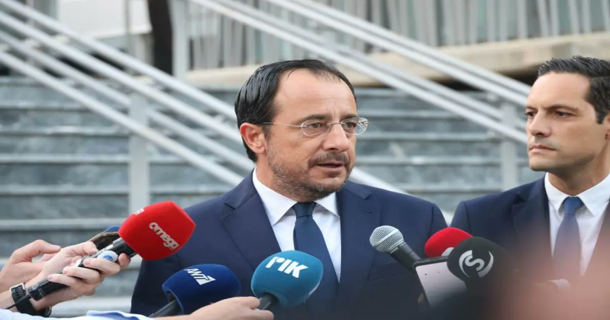 cyprusvoicecy's tweet photo. Μνημόσυνο Μαρί: «Συγγνώμη» Χριστοδουλίδη για τα λάθη που οδήγησαν στην τραγωδία
 https://t.co/pcs7ZdqWsd https://t.co/4ZEO3SLIBM