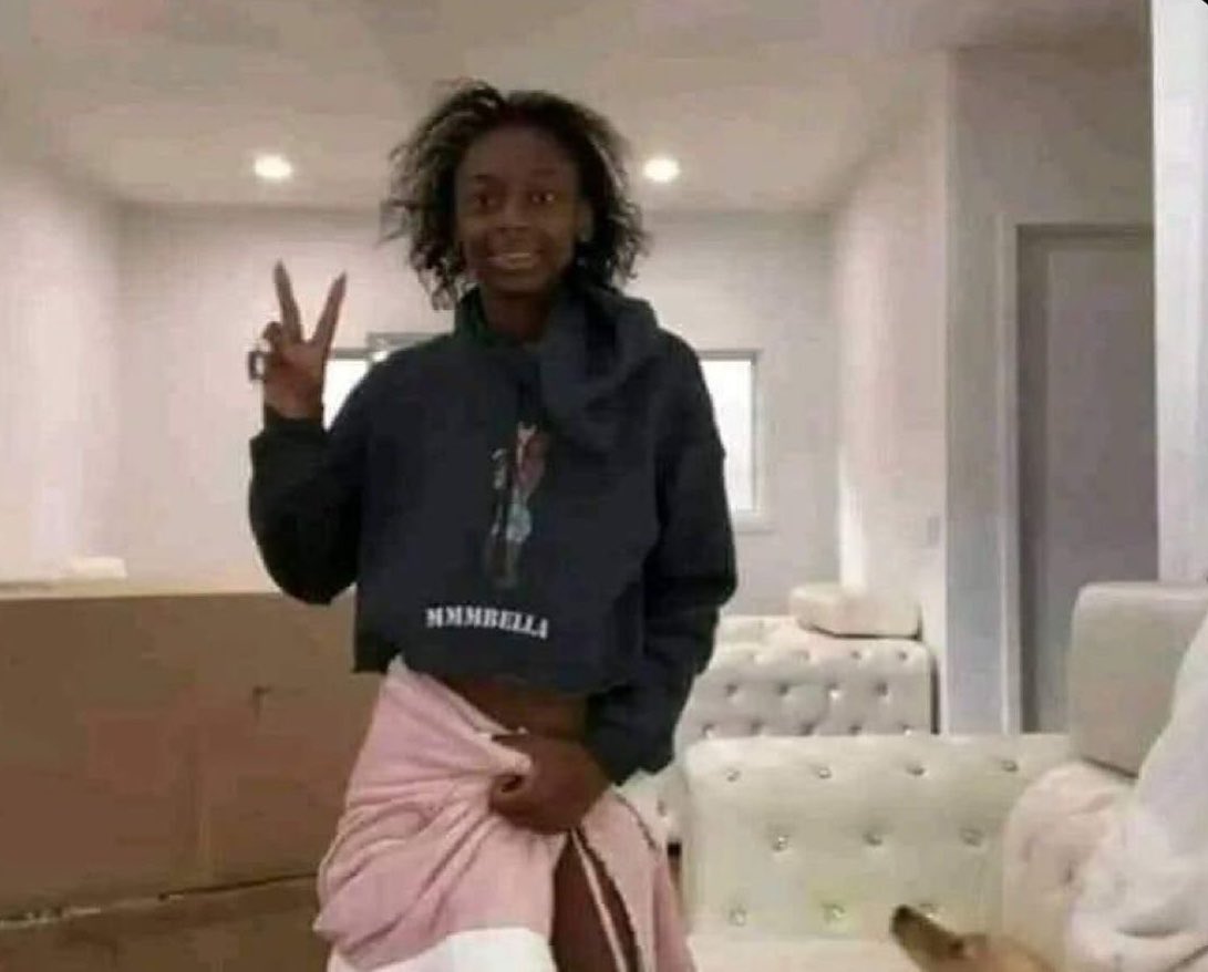 ayblaaack's tweet photo. when someone comes to my house before informing me https://t.co/0Ks5tjEoeL