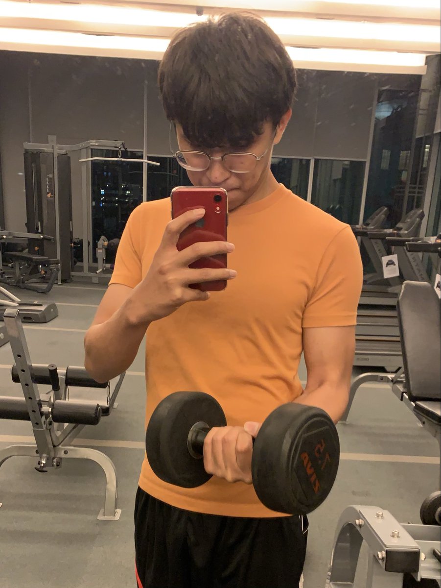 NtrioCK's tweet photo. จากรูปแรก 2019 จนถึงปัจจุบัน
เริ่มหันมาดูแลตัวเอง
- ออกกำลังกาย อย่างน้อย 5 ชม. ต่อสัปดาห์ (เพราะต้องการเพิ่มน้ำหนัก)
- ทาครีม ทุกวัน เช้า - ก่อนนอน
- หัตการมีทำเลเซอร์ Q-Switch  2 เดือนครั้ง

หลักกาารคือทำจนชิน ทำจนเป็นนิสัย

ตอนนี้คิดว่าต้องเริ่มหา Botox บ้างแล้ว ยังไม่เคยฉีดใครมีคลินิกที่ไว้ใจแนะนำได้ครับ