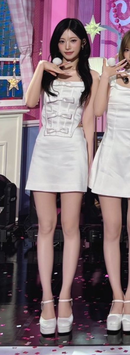 9smdlj's tweet photo. 8등신초미녀개좋네ㅆ https://t.co/TiFl5TIB4E