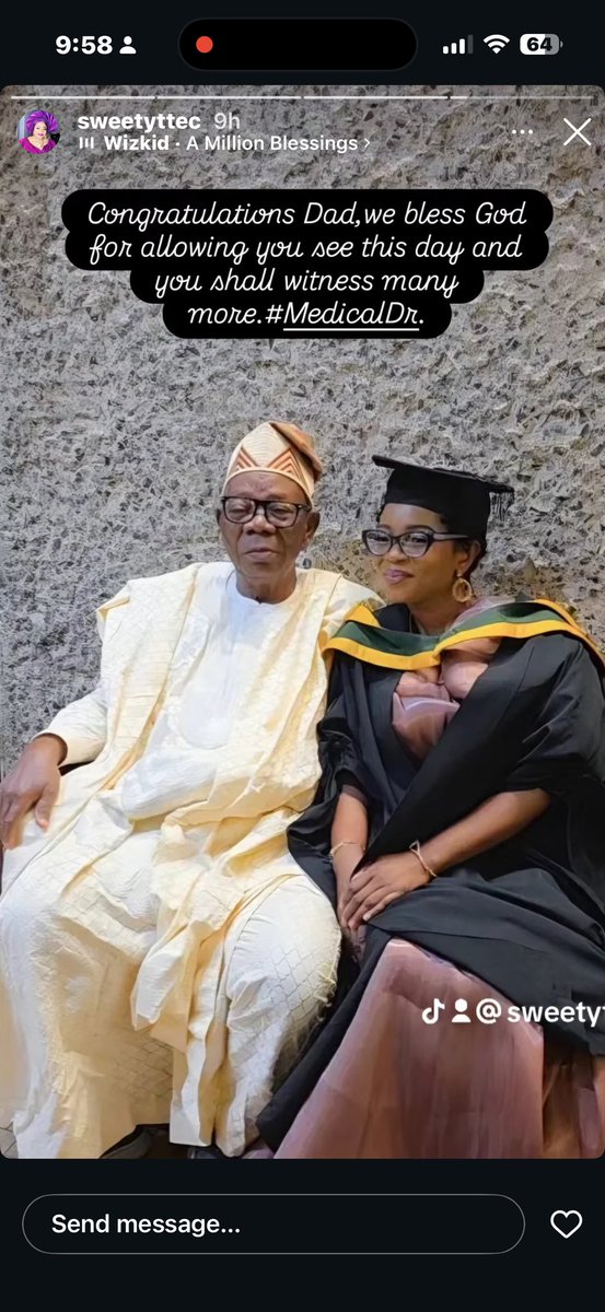 blackebony28's tweet photo. Wizkid’s sister graduates with a medical degree and celebrates with her family ❤️ https://t.co/vYRSsb7rUh