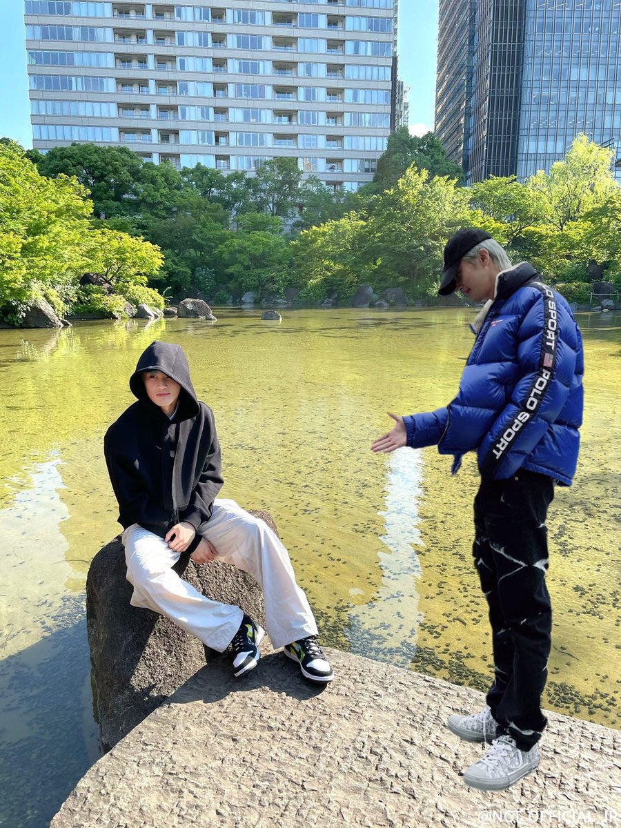 mkdeleeuw's tweet photo. ini pake samsung https://t.co/AGXSh964Ws