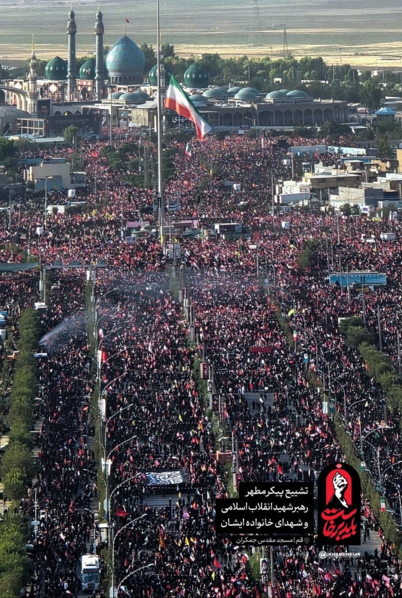 Doovare_Loor's tweet photo. تشییع باعزت و میلیونی آقای ایران
Vs
تشییع بی‌عزت و انگشت‌شمار دزد ایران https://t.co/BToKOLdFR2