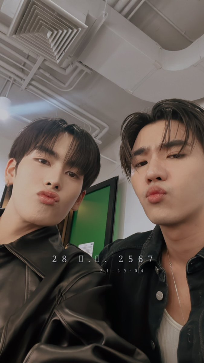 Aries8724's tweet photo. Looking for mutuals and new followers! 🖤🤍

If you're a PerthSanta fan, please follow me. Let's support, trend, and scream over PerthSanta together! I'll follow back fellow fans too. Thank you! 🫶

#แลกฟอลรอเทรนด์เพิร์ธแซนต้า
#PerthSanta #เพิร์ธแซนต้า https://t.co/96FKg5KZPc