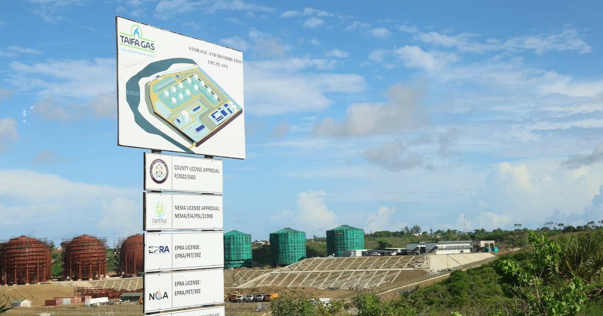 PloSigei's tweet photo. KWALE ; Ongoing construction of the 30,000 metric tonne Taifa Gas terminal at Dongo Kundu. https://t.co/qL59adCTF4
