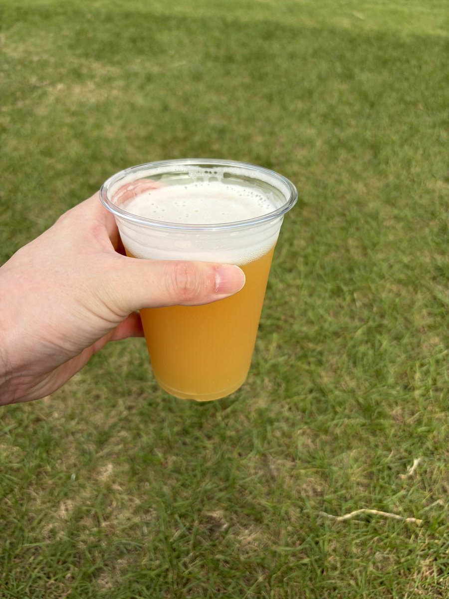 qen000's tweet photo. 3杯目、ニュージーランド柑橘ビールとケバブロール。激ウマ https://t.co/tKl7su0BO1