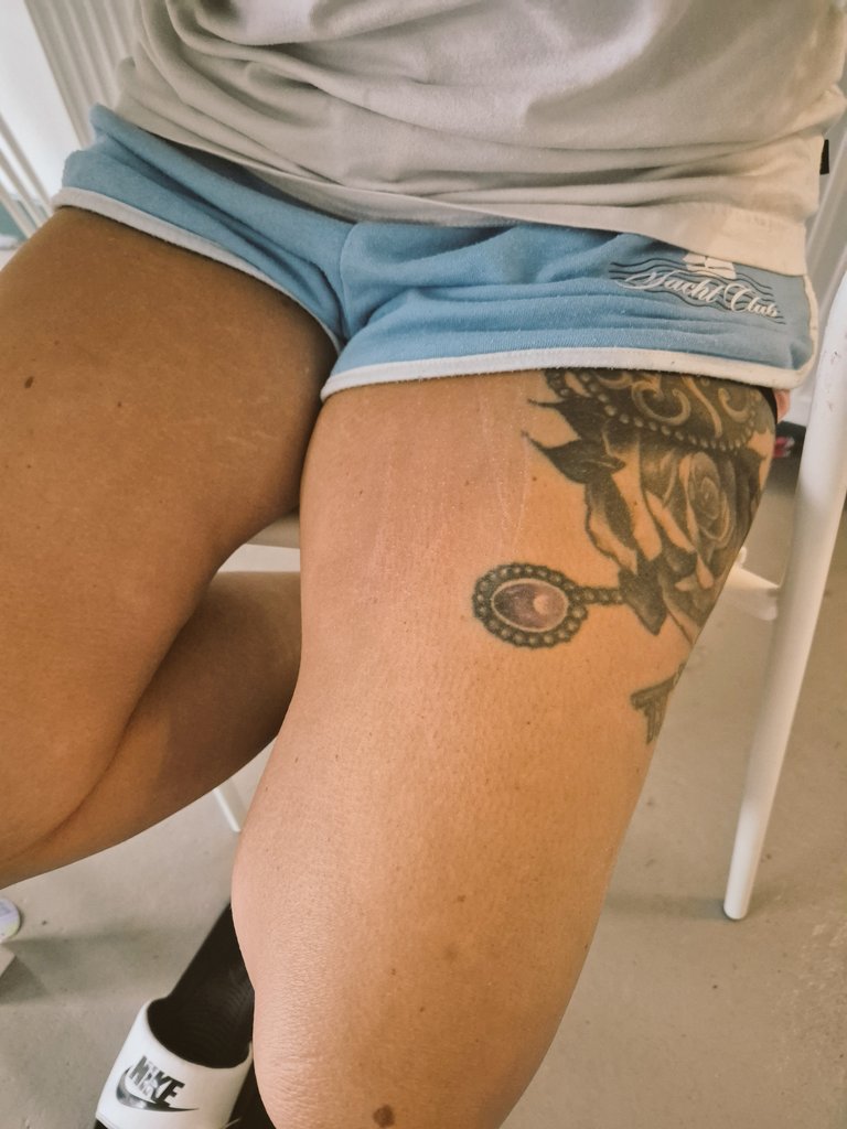 Jennye7tm's tweet photo. Why has my coffee and breakfast not been covered yet whorebags. 

#Findom #legs #tattoo #slave https://t.co/zow3bUEwgq