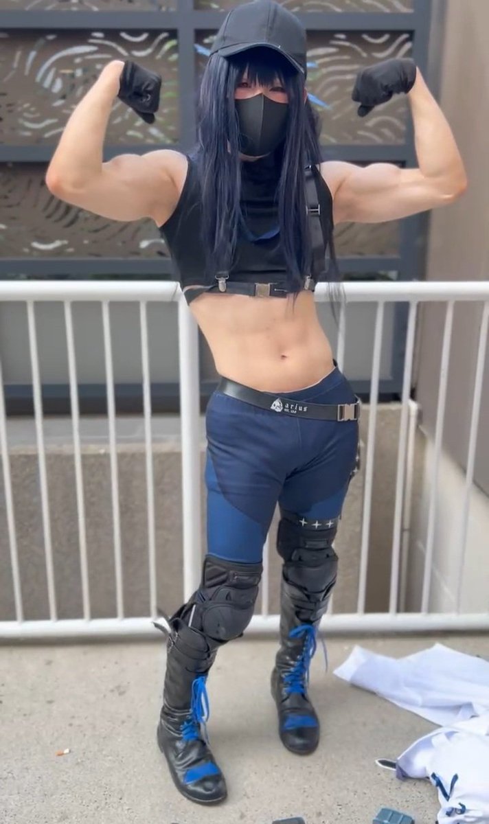 rainyblackskies's tweet photo. that one time i got into insanely good shape for my saori cosplay (i'll probably never peak like this again)

#bluearchive #bluearchivecosplay https://t.co/SErBJt4Avs