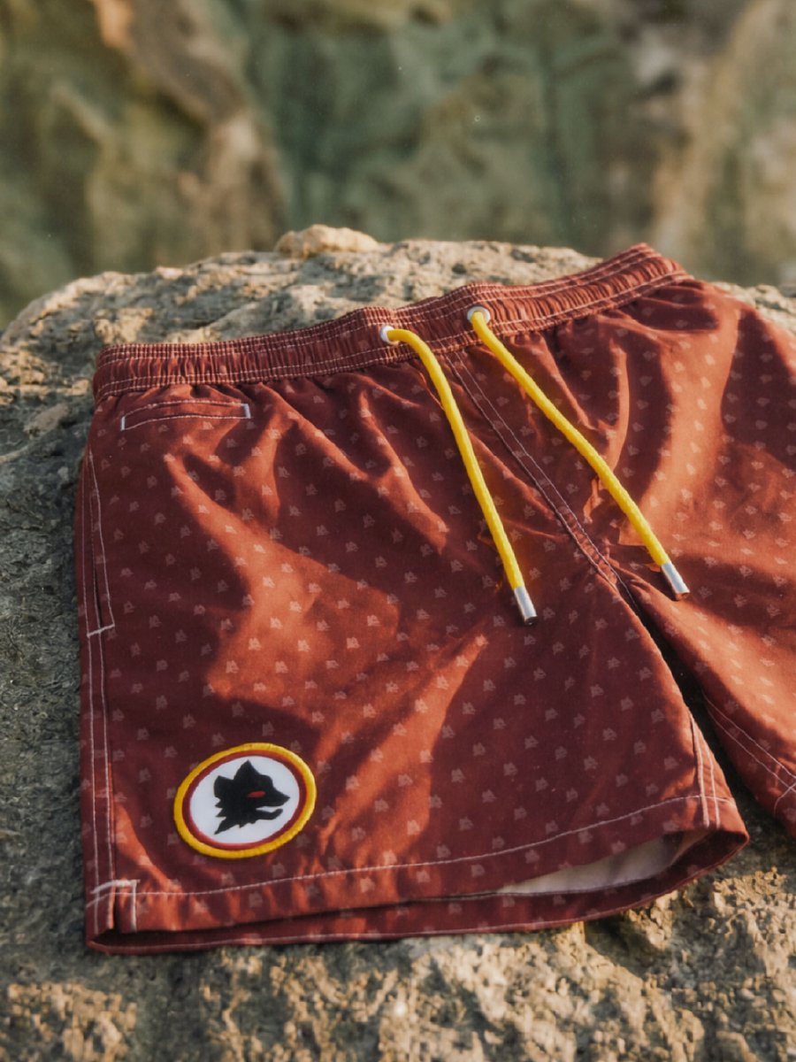 OfficialASRoma's tweet photo. ROMA TI AMO ☀️❤️

🛍️ https://t.co/IBtdPa5WlM

#ASRoma https://t.co/2VyC9CRenZ