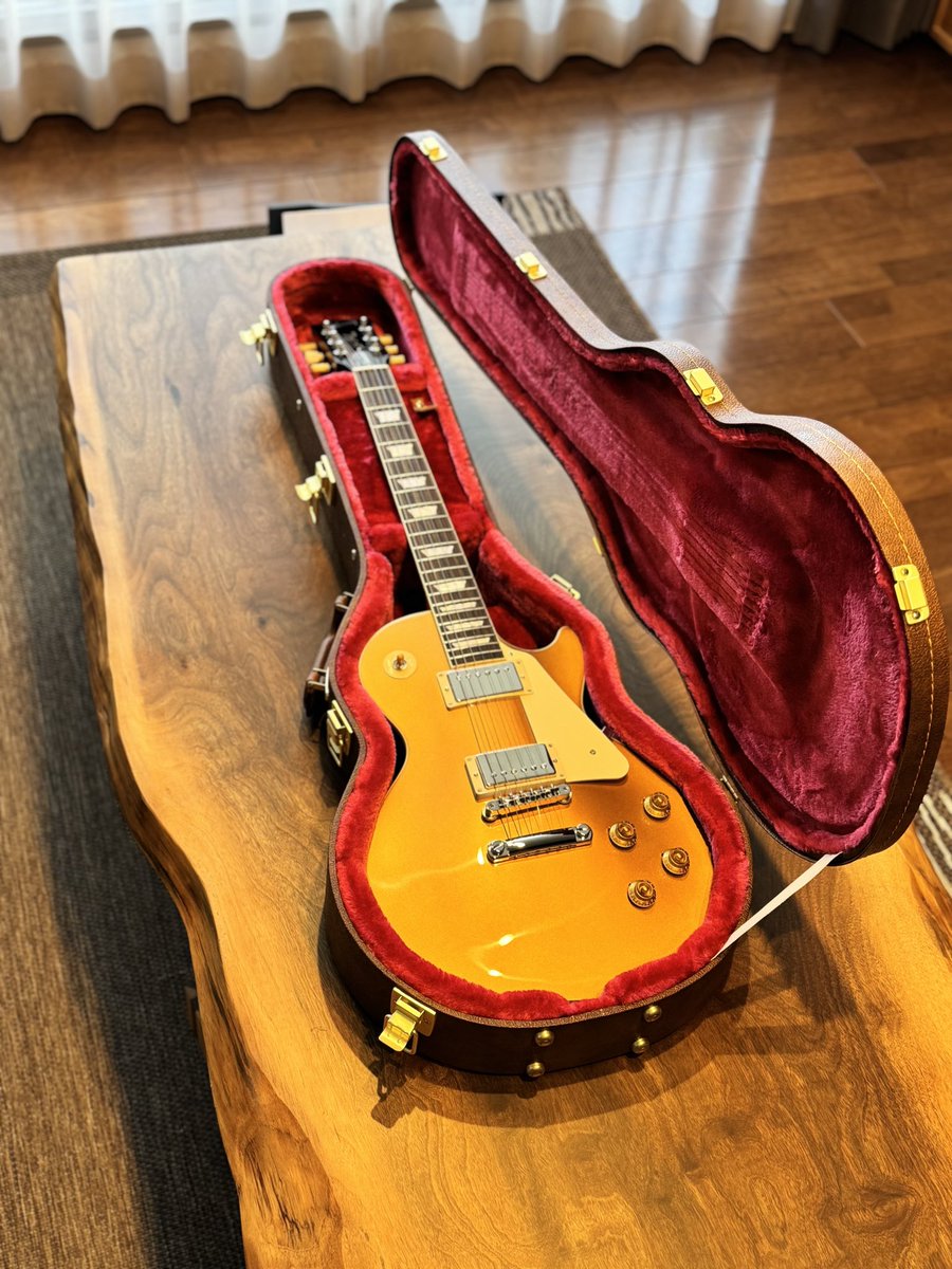 WONDERMusic414's tweet photo. 少し前のことですが、
誕生日にGibson Les Paul standardのゴールドトップを買いました！
#Gibson  #lespaul  #ギブソン #レスポール https://t.co/iij1bbxbHC