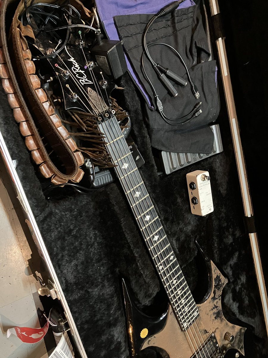 shinnosukeVIH's tweet photo. 二万電圧着いてリハ絶好調
めちゃ音良い
しかしリハ後油断してやっちまいました https://t.co/9xYMwOPbEL