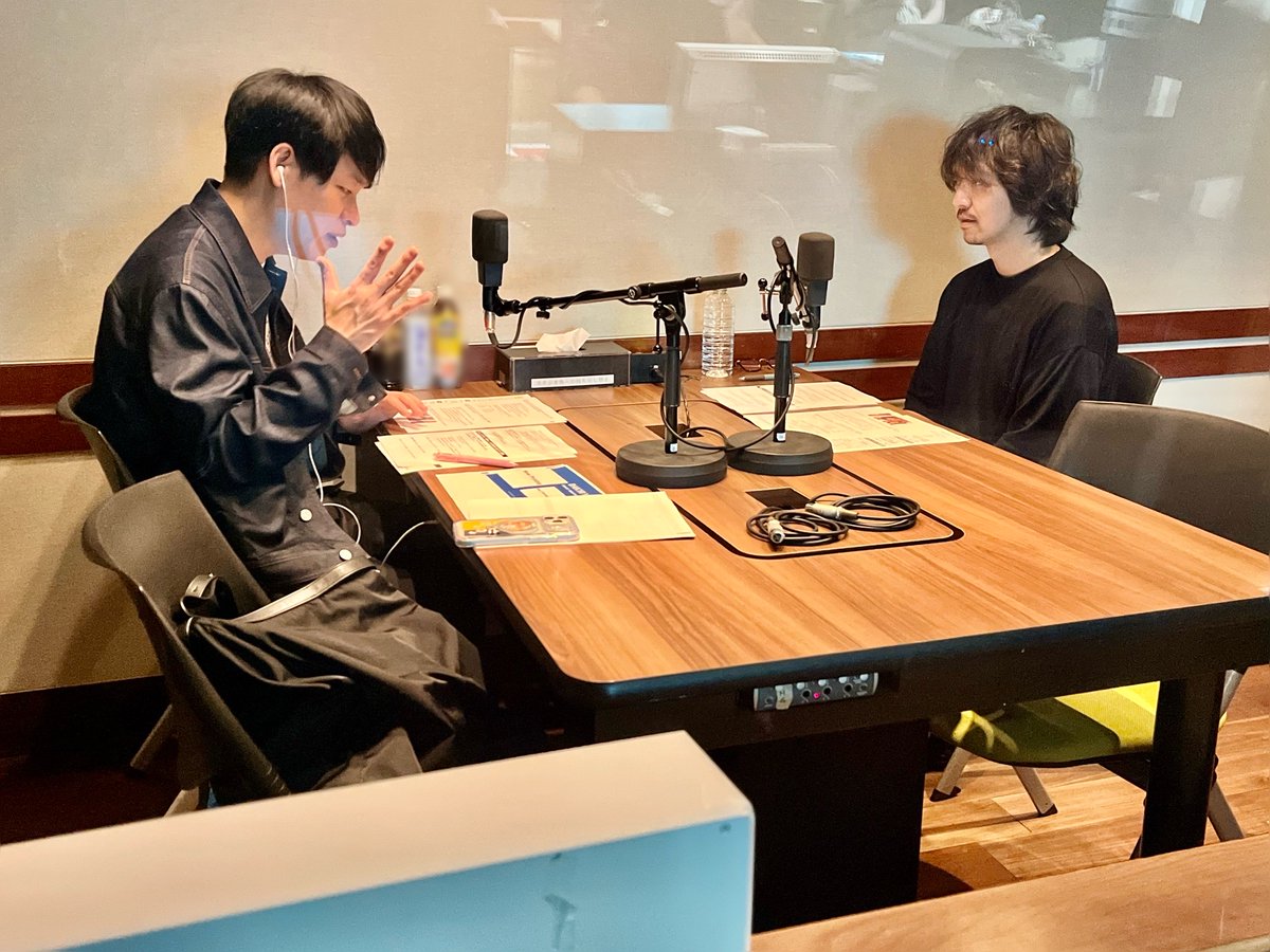 somosomo_no's tweet photo. #三浦大知 さんは沖縄アクターズスクール出身。

インストラクターの牧野アンナ先生に言われた
"あなたはサインを書いてもらう側じゃなくて書く側"
という教えは今も忘れられないそう。

ただ、川島さん曰く
「それはさておき、サインは欲しい」!?

🎧https://t.co/7vKTmUeFZX

#そもそもの話 #TOKYOFM https://t.co/S5N1lo2mQL