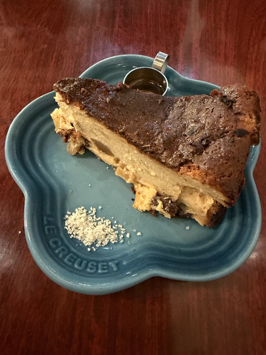 full_moon_mode's tweet photo. チーズケーキと彩りカレー Luna piena🧀🍛

キーマカレーとラム酒香る大人バスチー🐥☕️ https://t.co/70sgudWPDA