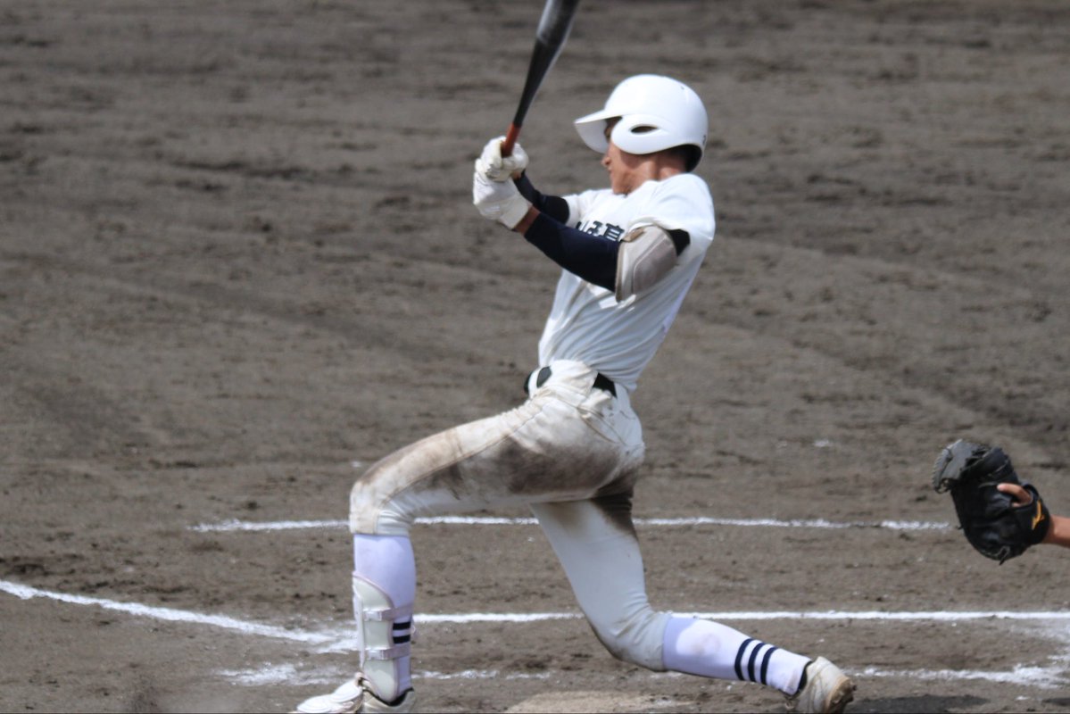 teabozu's tweet photo. 今日の掛川西vs富士宮東戦

古岡−二橋で完封リレー
４番に入った石川君　打ち方、仕草が兄貴そっくり。身長も近付いてきた⁉️
試合前のシートノックで相手捕手の肩弱いのはわかったから走れるとは思ったけど、７盗塁は容赦なかった https://t.co/xb6F3a4Hg9
