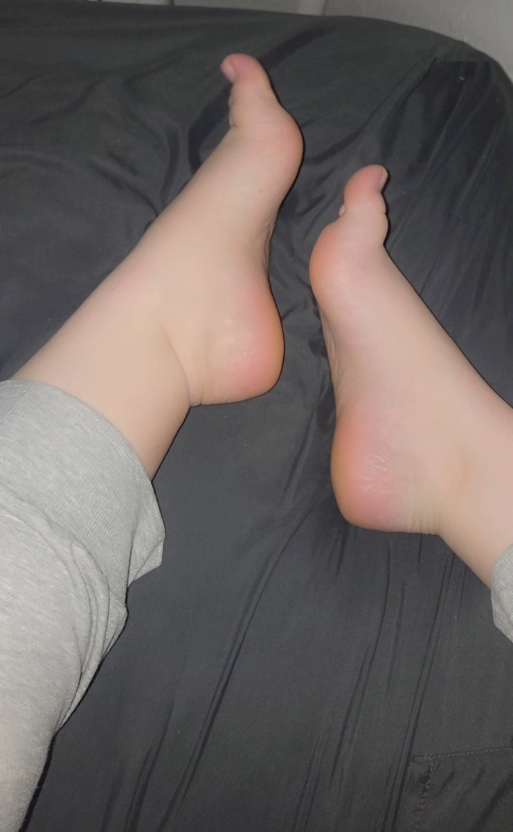 AngelasFeets's tweet photo. How would you worship them? https://t.co/Jf3dmEwW3S