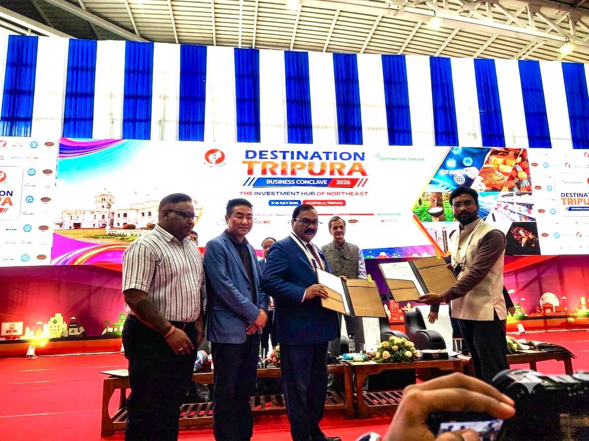 ddbarman17's tweet photo. Big boost for Tripura's aquaculture! An MoU has been signed between Smart Green Aquaculture Pvt. Ltd. &amp; the Govt of Tripura for a ₹100 cr investment in Recirculating Aquaculture System (RAS) tech, set to transform fish farming in the state. @DICCIorg @industrytripura #Tripura https://t.co/OqwPTsDBwl