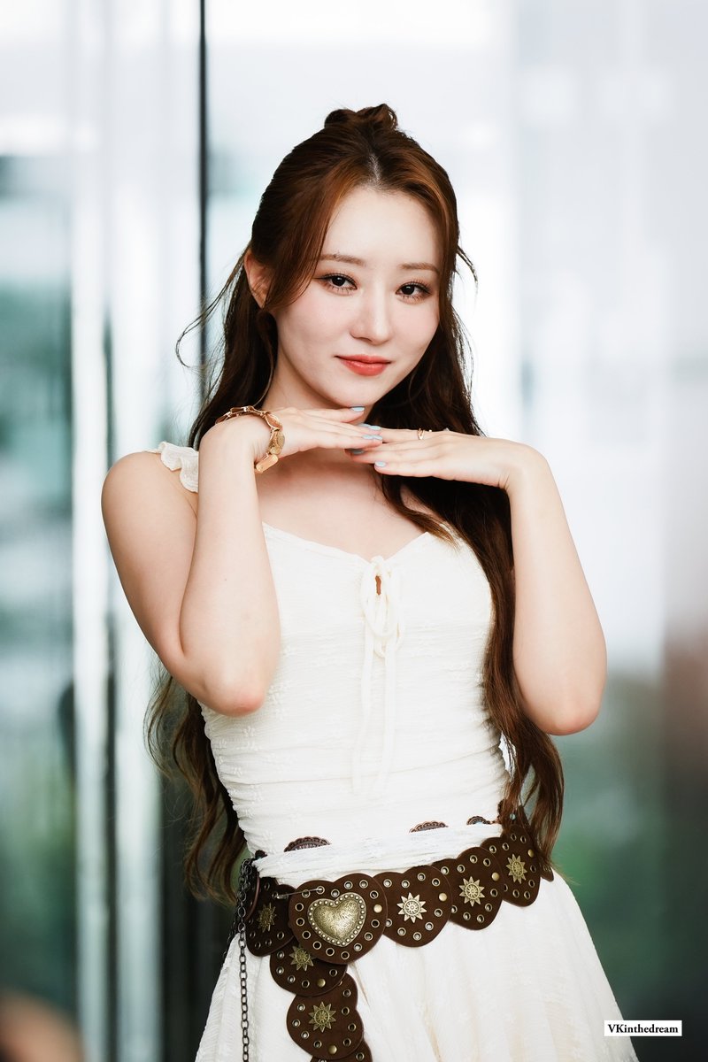 VKinthedream's tweet photo. 260708 미니 팬미팅
🍑

#유아유 #UAU 
#수아 #SUA https://t.co/neZp5uN4AZ