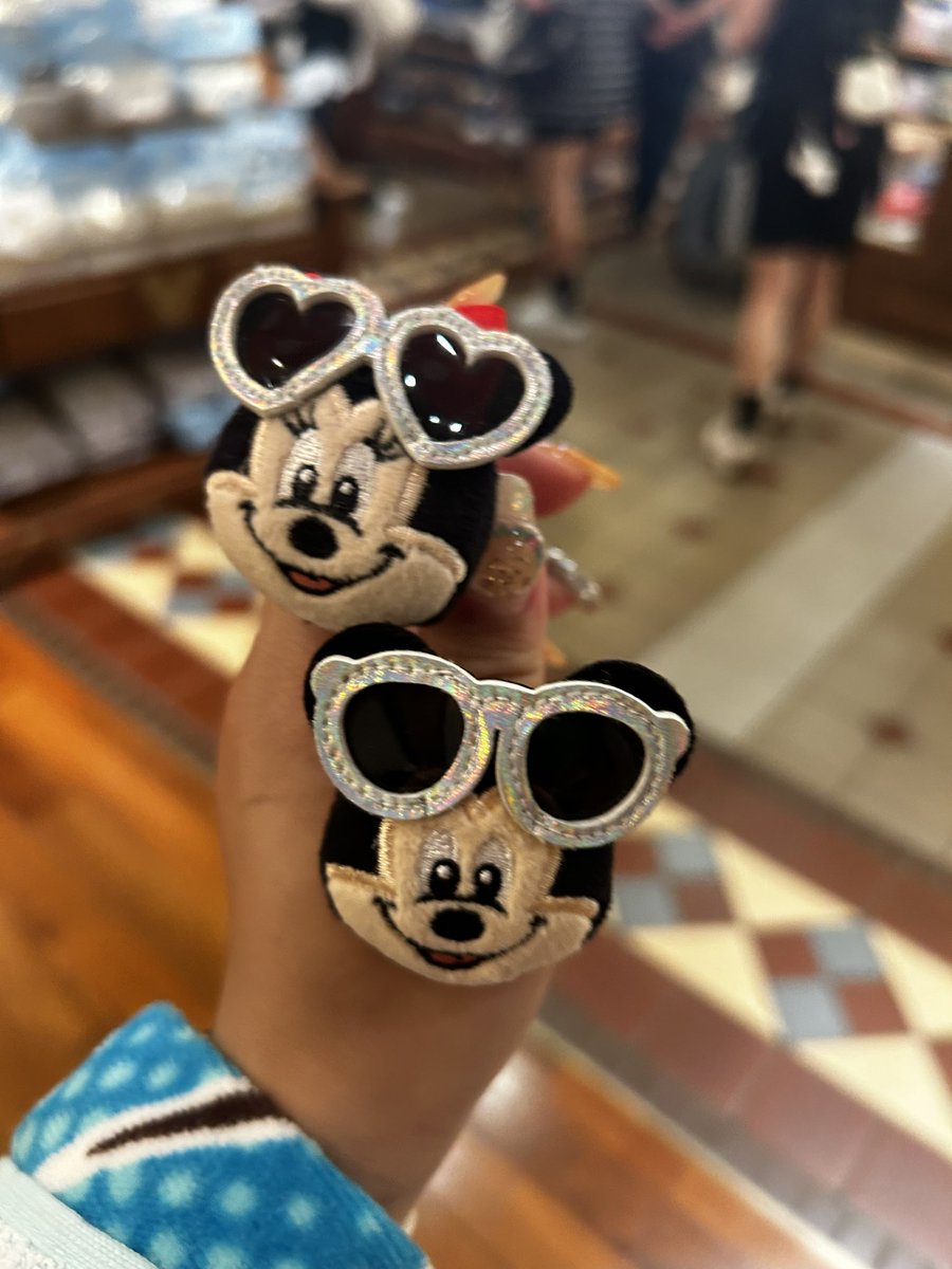 cxerrblossom's tweet photo. ディズニー リゾート リング
サングラスリング ミッキーマウスと仲間達 
交換

【譲】ミッキー ミニー

【求】グーフィー

本日購入したものです。
グーフィーとの交換探しております🙇🏻‍♀️
郵送📮 https://t.co/YOqTCKiolb