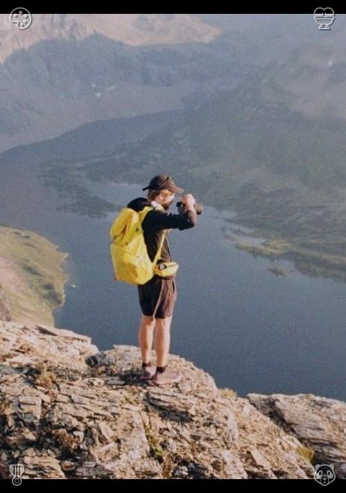endeviaN's tweet photo. After a two-hour hike, we felt exhausted yet satisfied. We sat on a bench, hydrating and snacking while discussing our enjoyable experience. Additionally, we organized the winter wardrobe by donating unnecessary clothes. https://t.co/zTclW9XB4z