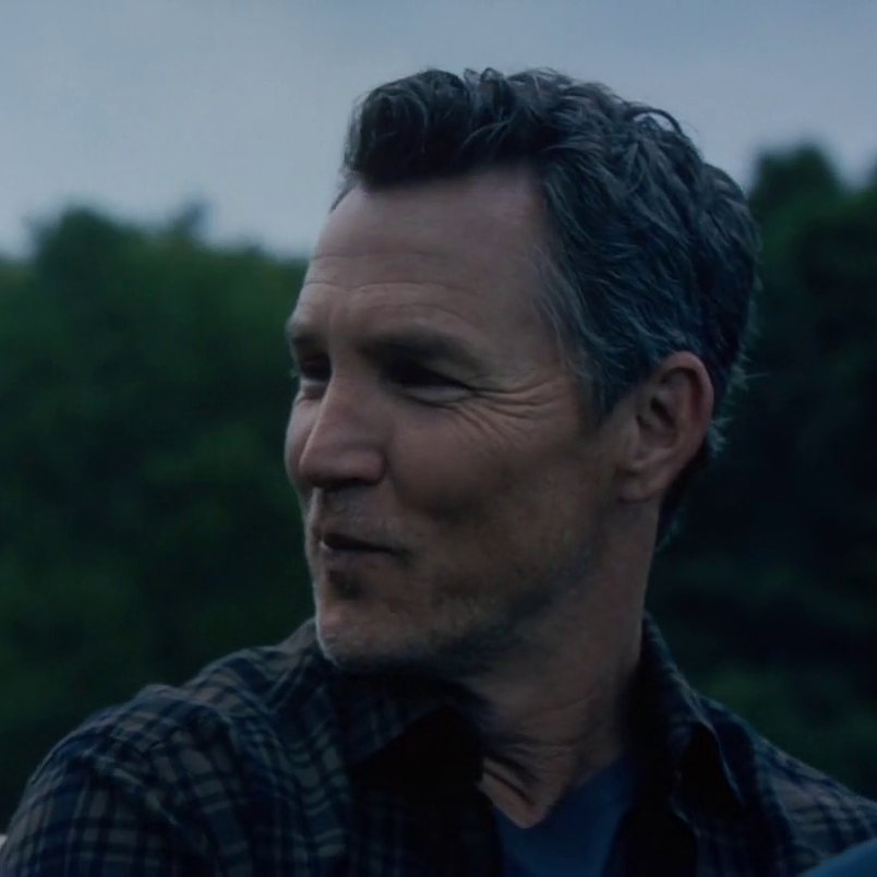 hawttosy's tweet photo. my fifty year old boyfriend's reaction after i made fun of our 28 year age gap (he's gonna chase me through the woods with an axe) https://t.co/6ySDq4Ew3i
