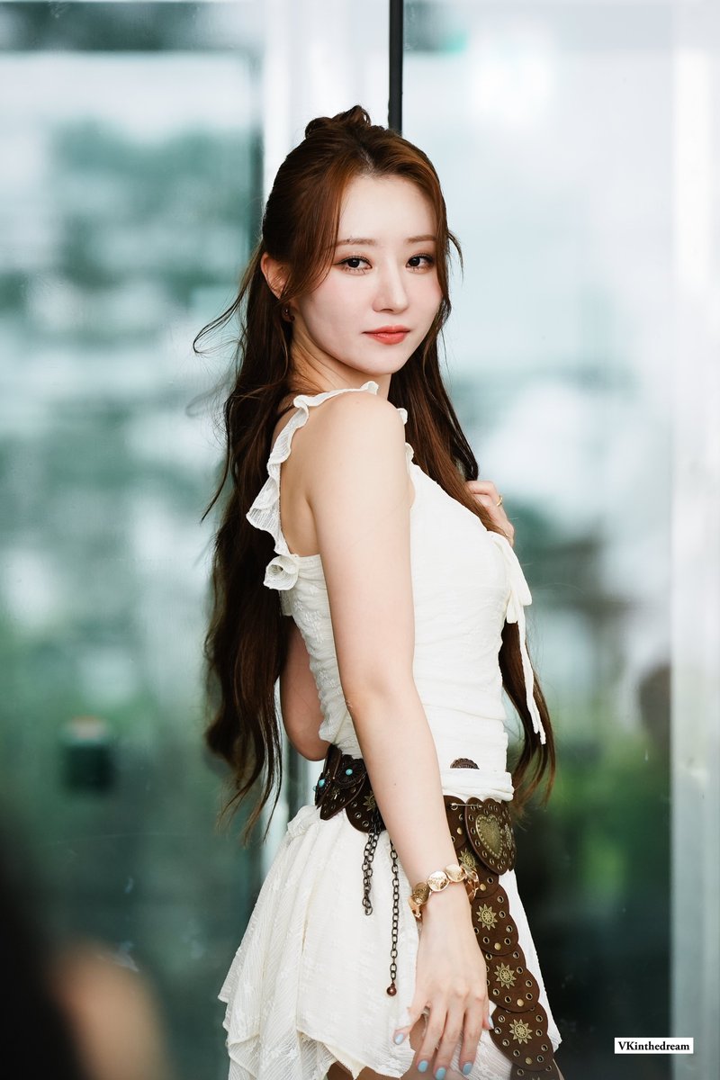 VKinthedream's tweet photo. 260708 미니 팬미팅
👑

#유아유 #UAU 
#수아 #SUA https://t.co/zsPkplkMgg