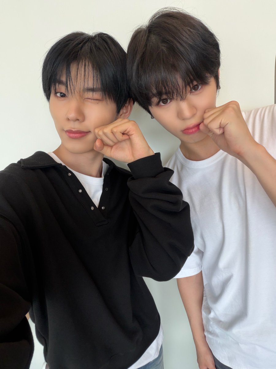 EVNNE_official's tweet photo. 🐺🐥🐶-☆

#EVNNE #이븐
#EVNNEnjoy https://t.co/jXaLQCWMrx