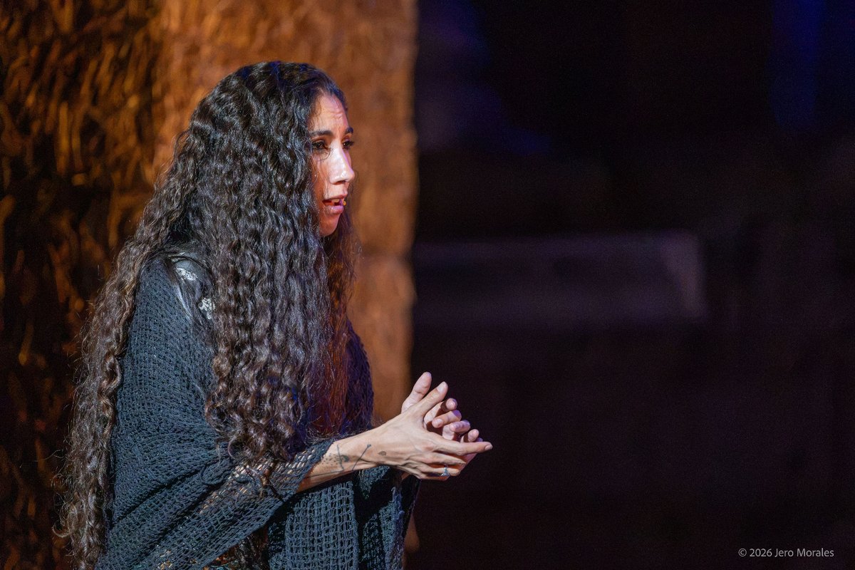 Festival_Merida's tweet photo. Penúltima noche de 'Electra Jonda' en el #TeatroRomano 🎭

El mito de Electra vuelve a latir sobre este escenario, pero esta vez entre #flamenco, #tragedia y una emoción que atraviesa el escenario.

‼️ Solo quedan 2 funciones. 
🕥 22:45h 🎟️ https://t.co/DrphpWZMzU https://t.co/eMGAJeX0vO