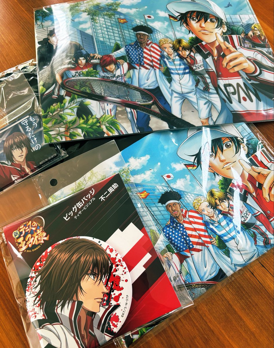 KAIDA_YUKI's tweet photo. 届いたビッグ缶バッジが
予想以上にビッグで
武者震いしてきた🎾
#テニサミ https://t.co/f0WMVFwaJT