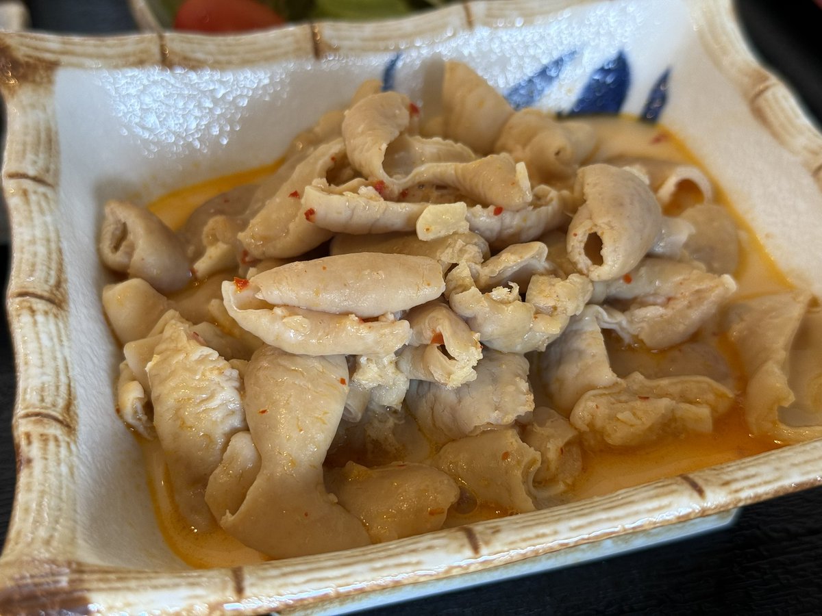 cbnsrfr's tweet photo. いつもの腑（もつ）煮屋さん。
塩ニンニク味と自家製無添加アイスにレモンスカッシュ。 https://t.co/0OdWz3R68W