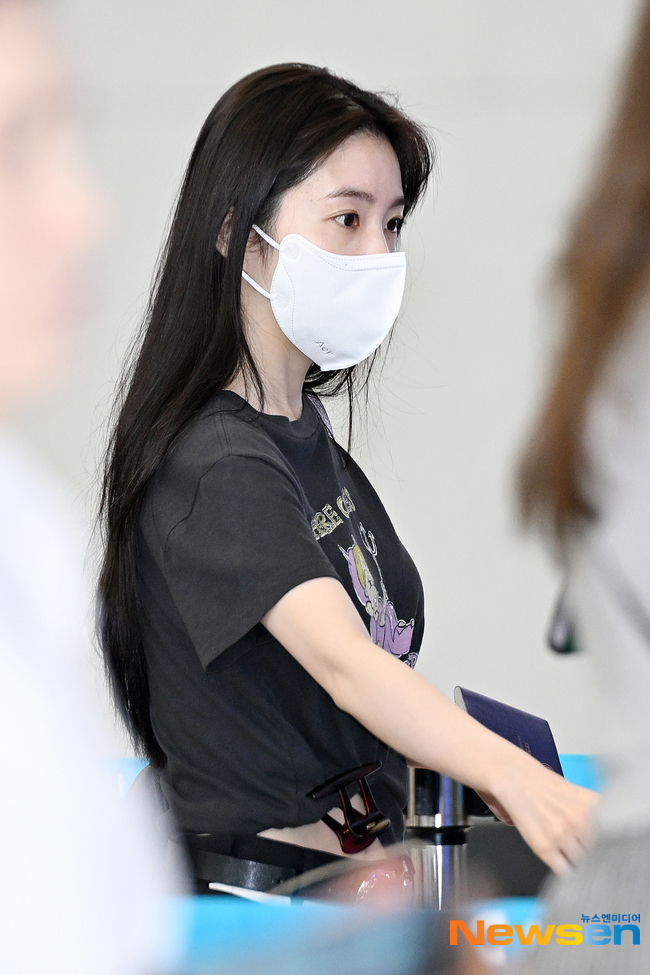 PHOTO】Red Velvet アイリーン、海外スケジュールのため中国へ出国