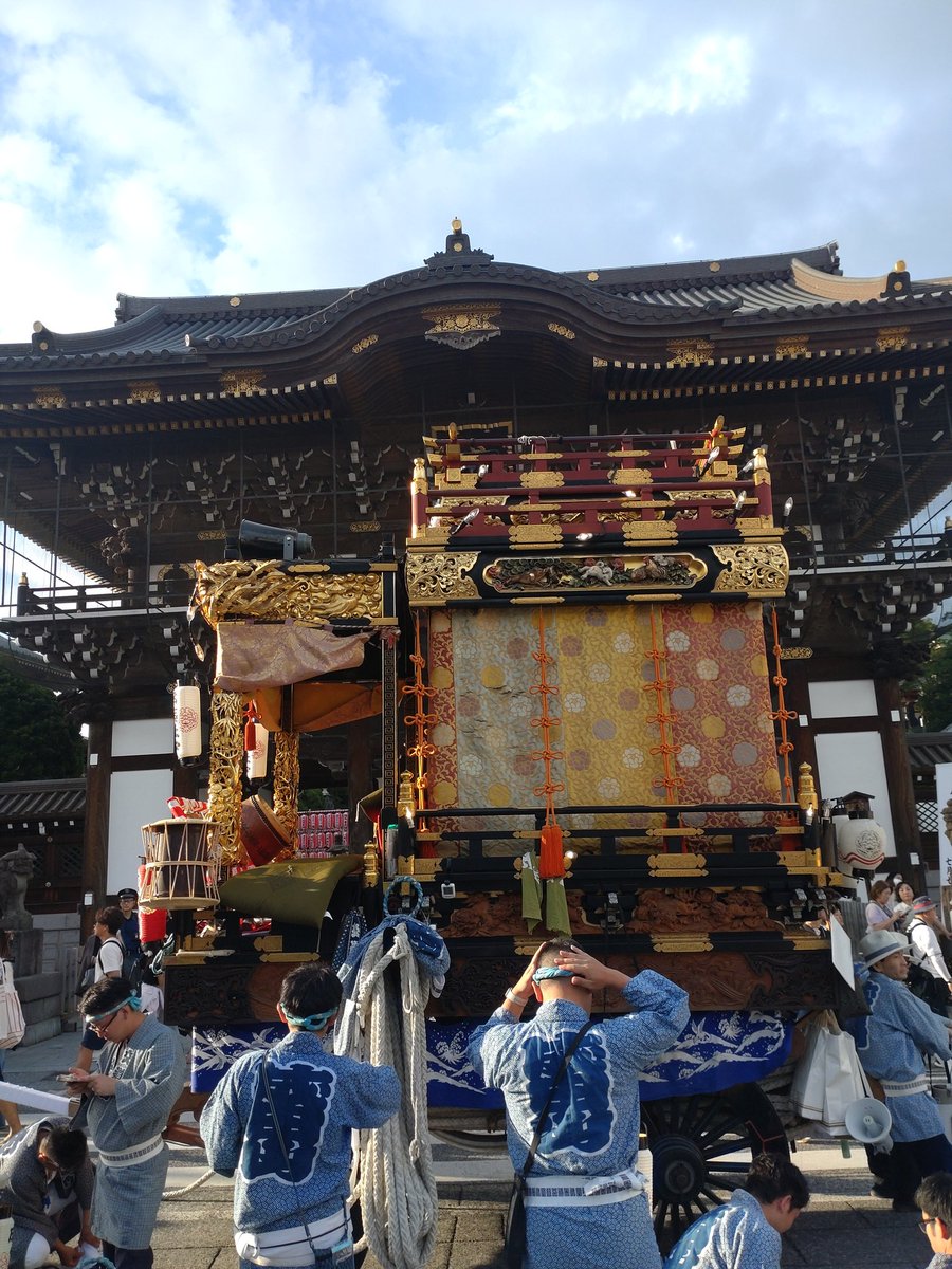 kanatuki's tweet photo. 他所の祭りには参加しないつもりが何故か法被を着ている。 https://t.co/rWJ0b7XV2s