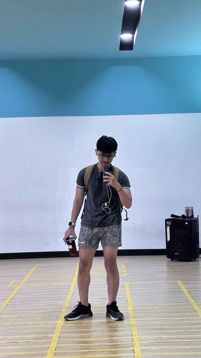 desscenderr's tweet photo. spill warna outfit favorit kalian pas nge gym https://t.co/xKpYDVccxf