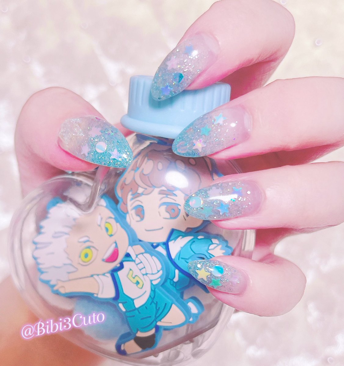 Bibi3Cuto's tweet photo. 来週は推しカプの村(？)に旅行に行くのでNew💅🏻
海に星が降ってるよ〜🪼🫧💙🩵
ライティングによって発色が変わるのがお気に入りです◎ https://t.co/gjBZYJ4DG7
