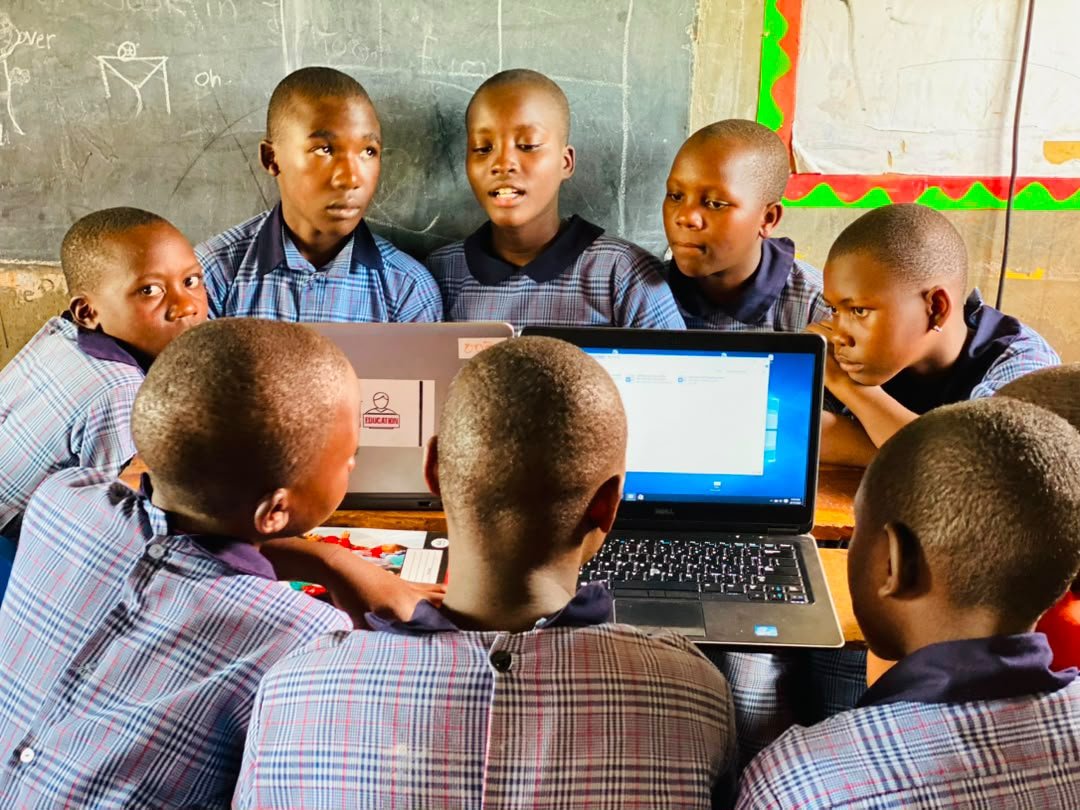USAlumniUganda's tweet photo. Leadership experiences create lasting impact, especially when they are translated into action within our communities.

We are proud to celebrate  the story of our Alumna, @ntendebaker , Founder of @Techreachafrica , whose journey through the @WashFellowship at Louisiana State University continues to shape his leadership and commitment to community-driven innovation.

His experience reflects the power of the Fellowship in strengthening resilience, fostering inclusive leadership, and building a global network of changemakers dedicated to creating sustainable impact.

It is inspiring to see these lessons being applied through @Techreachafrica , expanding digital literacy and technology opportunities for underserved communities and equipping more people with the skills needed to thrive in today's digital economy.
We are proud to celebrate alumni who continue to transform their communities through innovation, leadership, and service.

#freedom250 #AmericanEdge