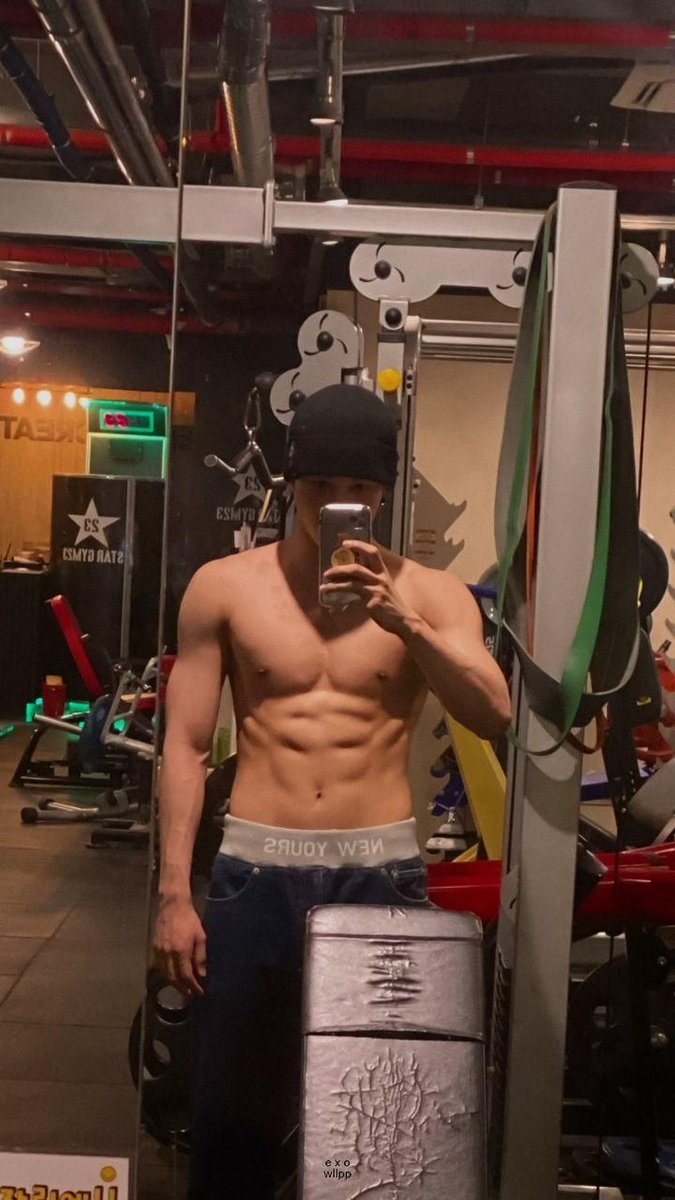 NUDESTOPX's tweet photo. Habis olahraga bawaannya selalu sange, ada yang mau ngewe gak? https://t.co/HQS4qF0IBe