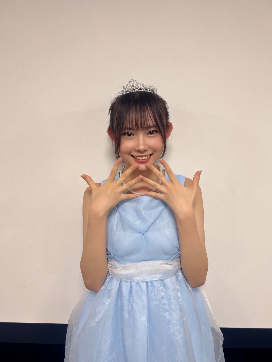 nmb48_kyoka's tweet photo. オンラインお話会ありがとうございました！！

最終セレクションの時に着た服とシンデレラでした🩵🩵

明日もよろしくお願いします！ https://t.co/XGnE2kuOTo