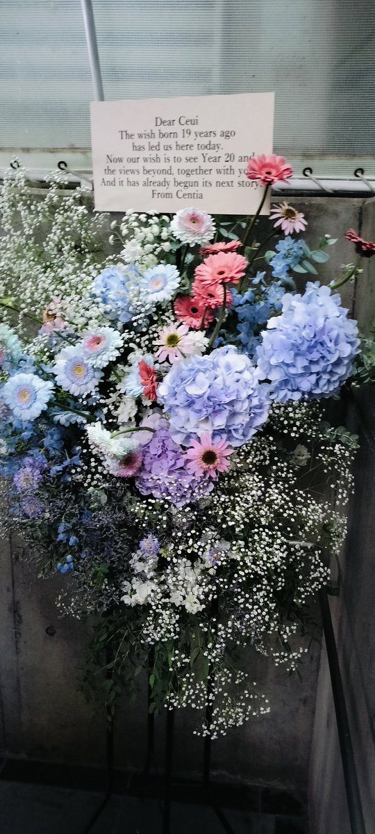 kei3710's tweet photo. 本日はCeuiさん19th夜の部参加します！お花きれいね〜😊 https://t.co/iXov53IVEv