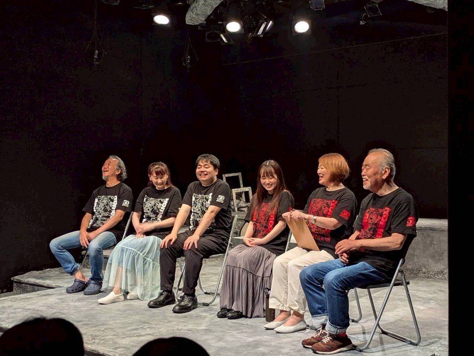 gekidansubaru's tweet photo. #昴ロミジュリ2026

今回は、ポストショートークの様子をお届けっ✨

7/7(火)※1～2枚目
星野亘・松谷彼哉・勝田望夢・ともちかゆま・岡田吉弘／MC竹村叔子

7/10(月)※3～4枚目
勝田望夢・ともちかゆま・大矢朋子／MC竹村叔子

次のポストショートークは、13日(月)にございます！
お楽しみにっ！ https://t.co/ADiw5Qtwse