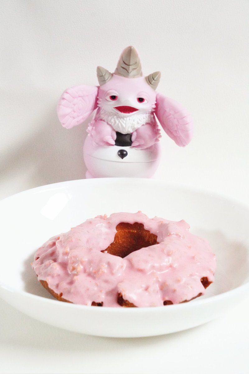 caffeine0951's tweet photo. テオ見てたらドーナツ食べたくなってしまった🍩
プッチーと同じ色にしました！
#ウルトラマンテオ https://t.co/IM31tEs24Q